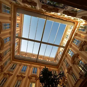Grand Piazza Borsa מלון
