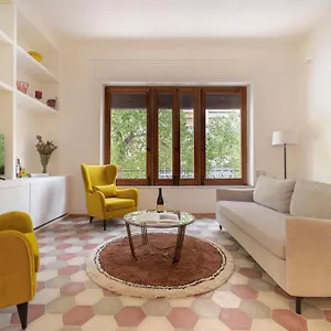 Palazzo Planeta Apartment